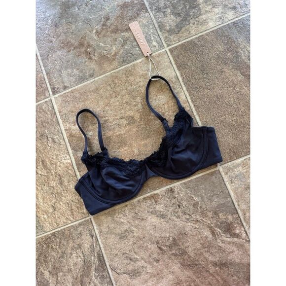 Skims Fits Everybody Lace Underwire Bra Onyx Size 34C - Picture 2 of 8